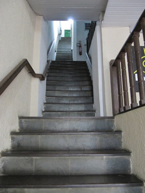 stairstoroom